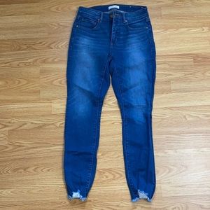 Ripped Hem Skinny jeans